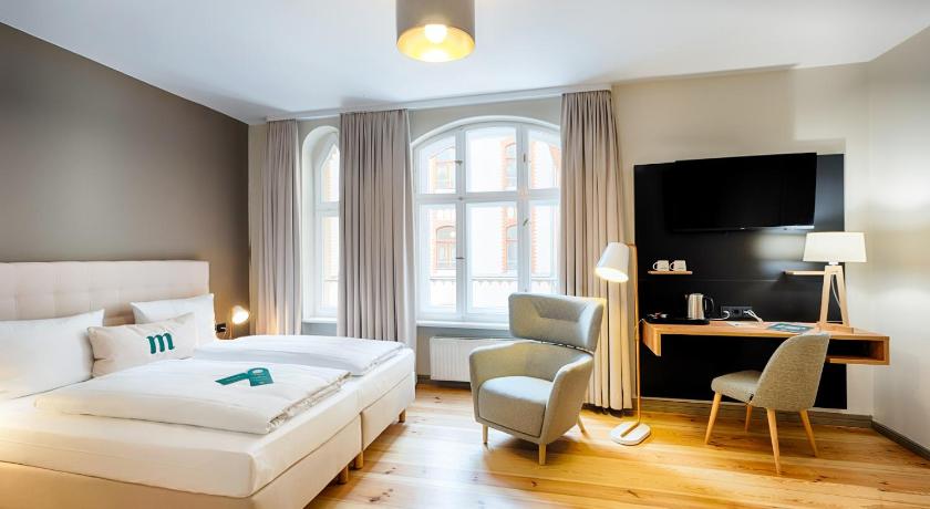 ベルリン TOP martas Hotel Berlin Mitte 3つ星 ホテル プール
