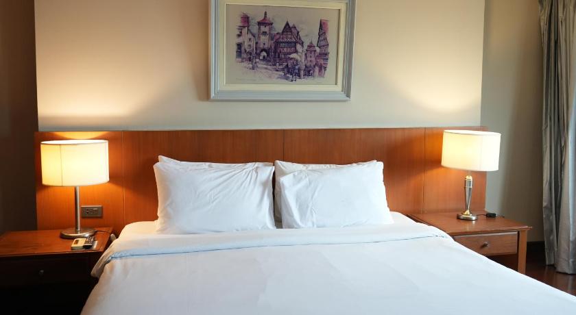 รูปของห้องสวีทแบบสองห้องนอน (Two-Bedroom Suite) 6