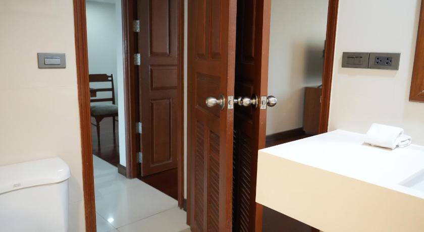 รูปของห้องสวีทแบบสองห้องนอน (Two-Bedroom Suite) 13