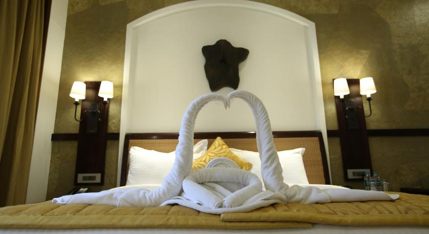 Image of Cypress Suite with 10% off on Buffet Meals & Spa 5