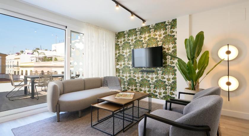 Casa Pizarro, by Homing U