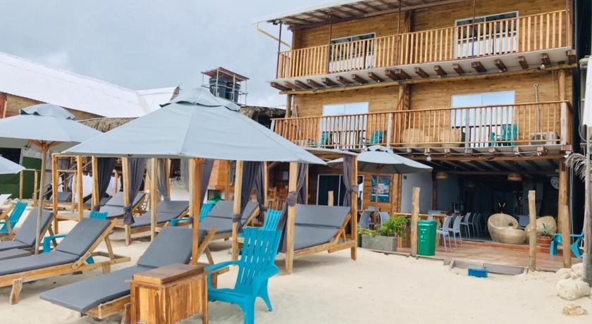 Cabanas W Beach