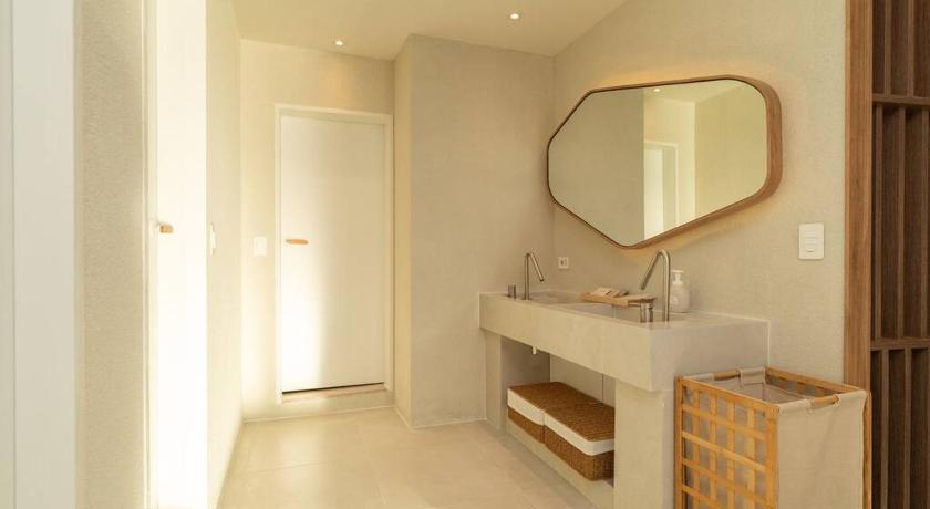 Busan The First Gwangan 5-Star Single Room lobby