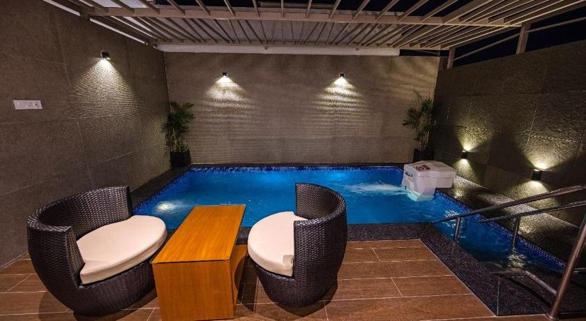 S R Private Residence - image 6