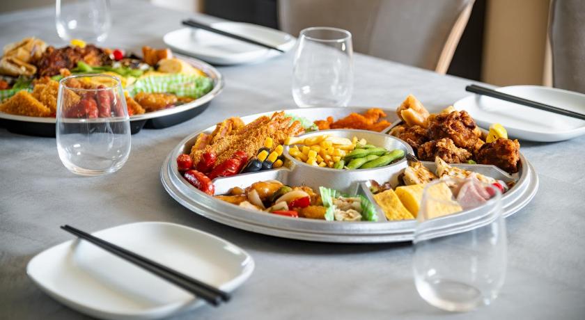 Kobe BATEAU rental vacation 3-Star Guesthouse pool