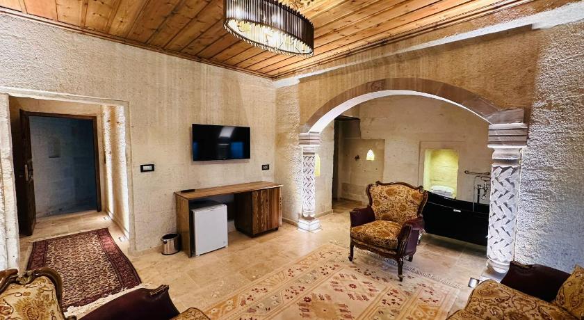 Hira Cave Hotel - image 3