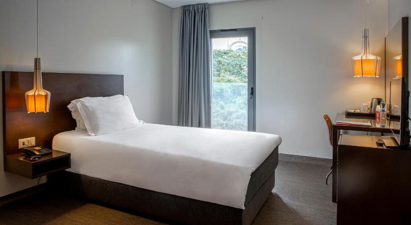 トレス・ヴェドラス Stay Hotel Torres Vedras Centro 4つ星 ホテル プール