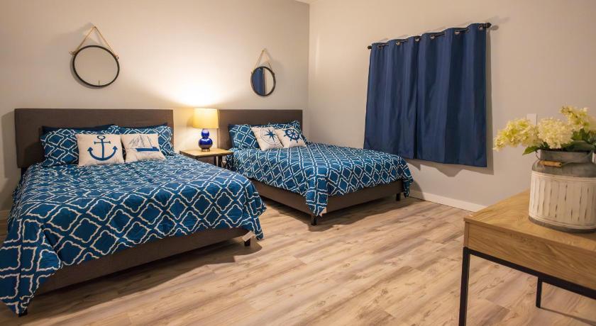 Austin Lake Travis Lakefront Retreat - Hot tub - Boat Ramp - Lakeside Parks 4-Star Accommodation view