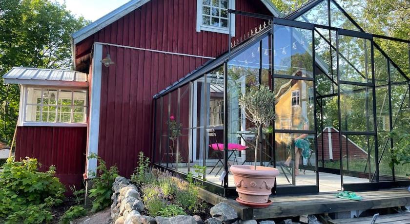 Den lilla roda stugan