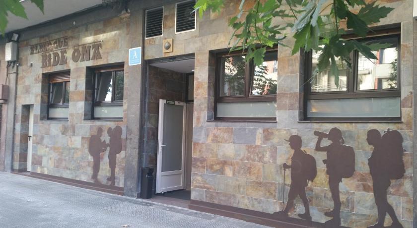Albergue Bide-Ona — Hotel in Bilbao