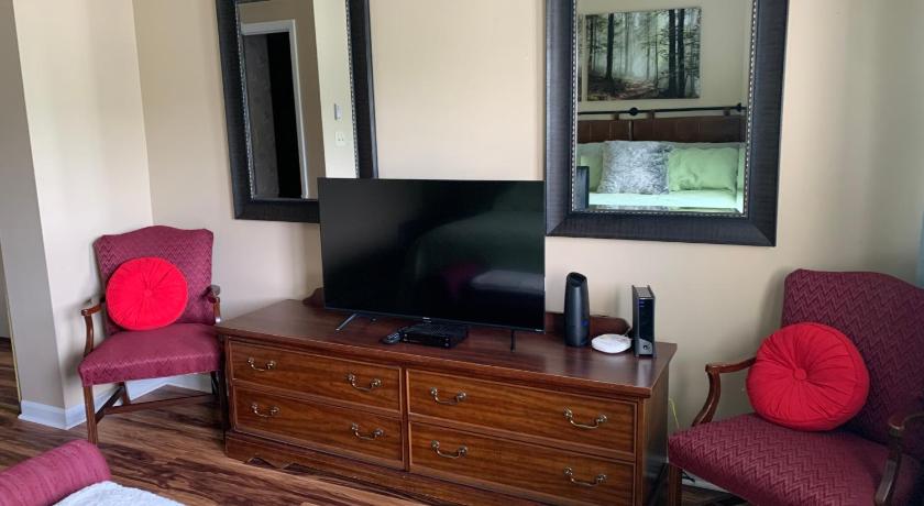 Image of Laurel Inn 606 11