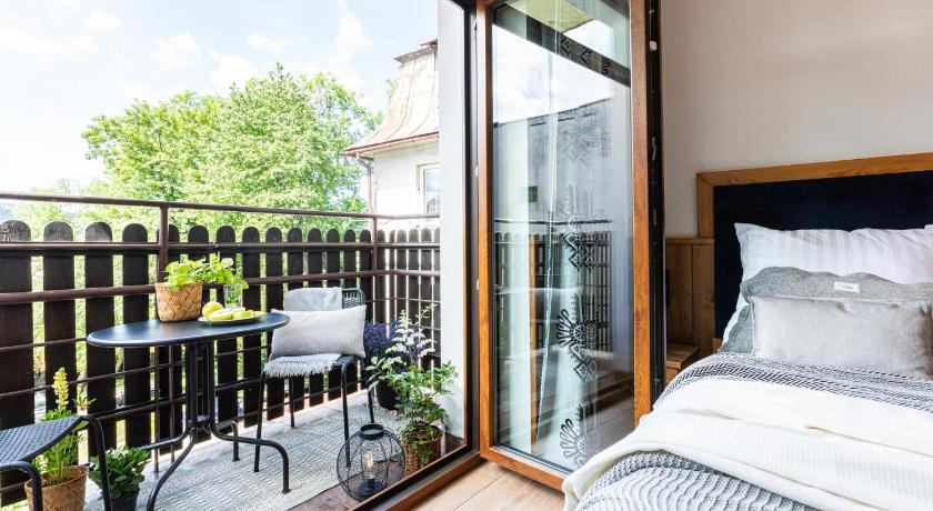 Zakopane Apartamenty - Witkiewicza 1, Zakopane 3-Star Guesthouse lobby