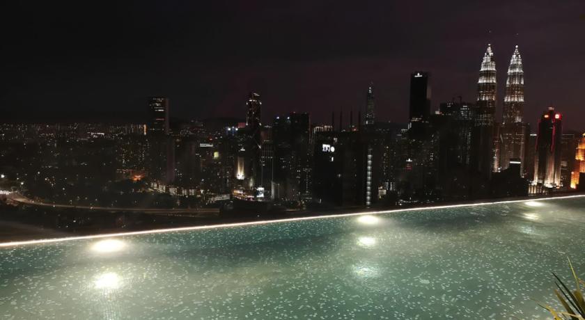 Expressionz Suites KLCC by Sky Homez - image 10