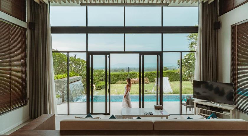 カオヤイ The Private Pool Villas at Civilai Hill Khao Yai 4つ星 ホテル ロビー