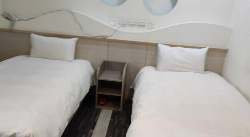Image of Business Twin Room 1
