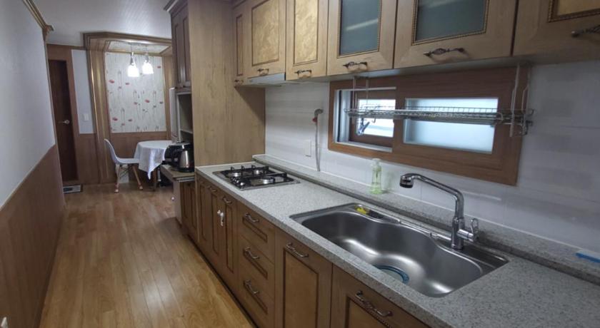 全州 Retro Naseong House 住宿 大堂