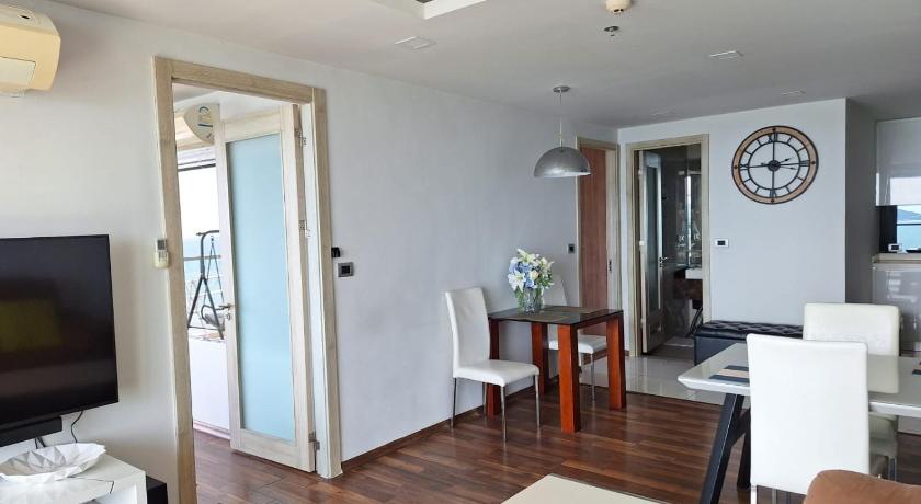 The Peak Towers sea view apartments soi Kasetsin - image 10