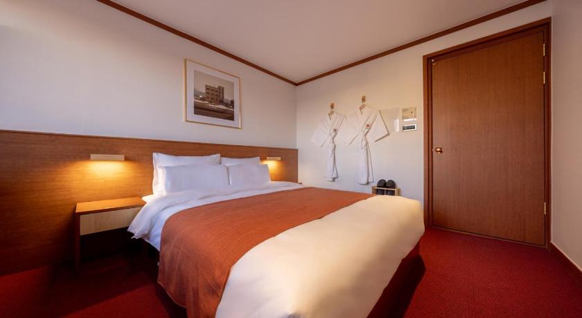 Image of Run of House 3