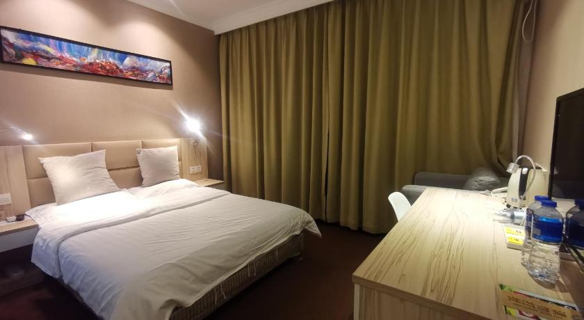 Image of Standard with 1 Queen Bed 9