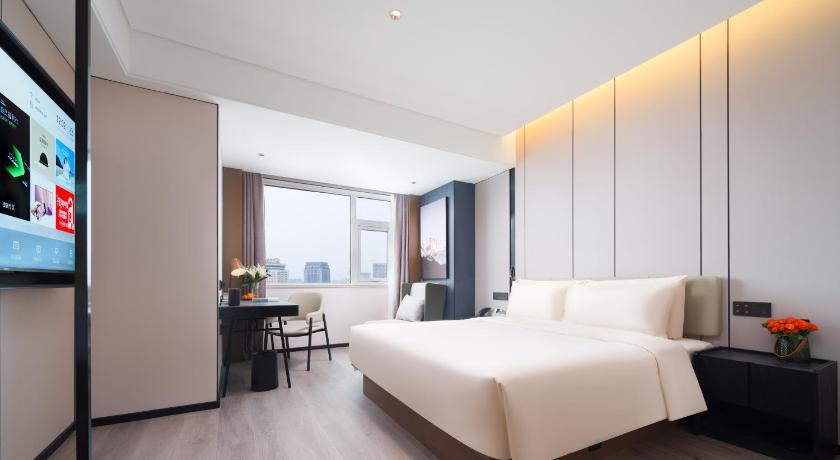 Image of Superior Queen Room with View 0