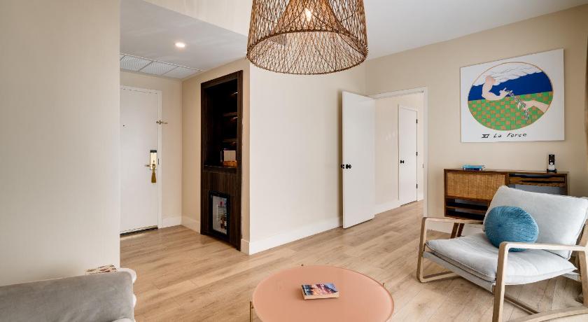 Immagine di One Bedroom Queen Suite Accessible 7