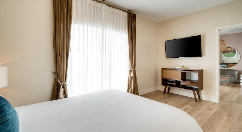 Immagine di One Bedroom Queen Suite Accessible 6