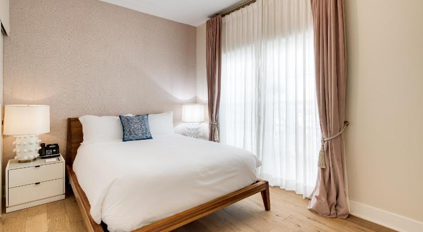 Immagine di Grand One Bedroom Queen Suite 1
