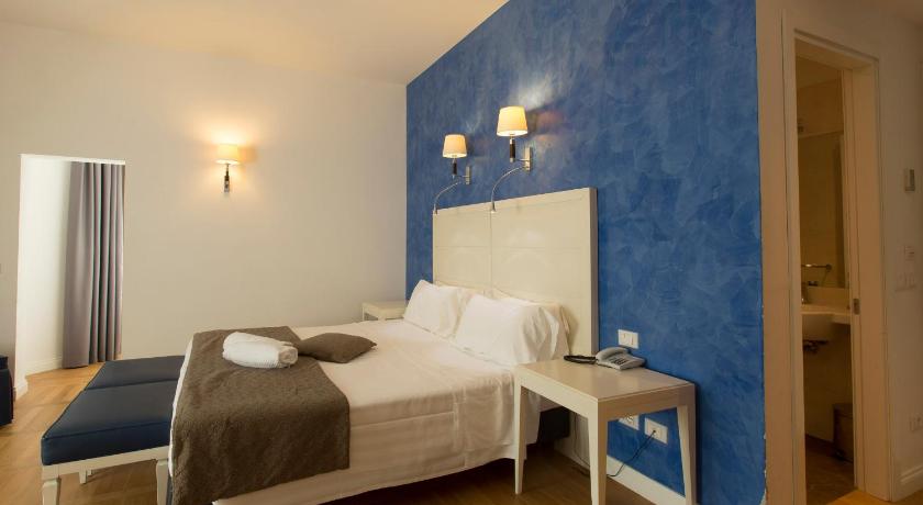 Image of Quadruple 5