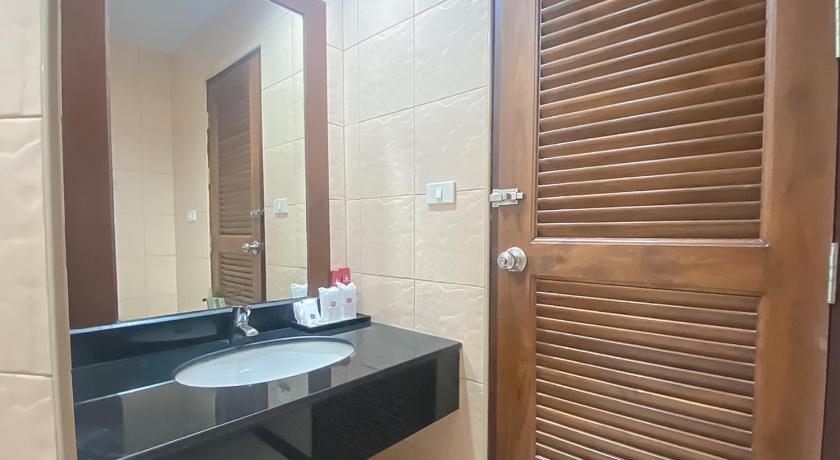 Image of Deluxe Executive Room 12