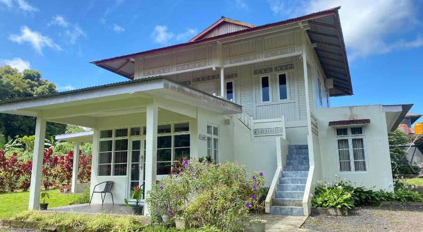 Tampilan A beautiful and Spacious Rumah Manado 2 Bedrooms with Bathrooms Villa Marion Tomohon