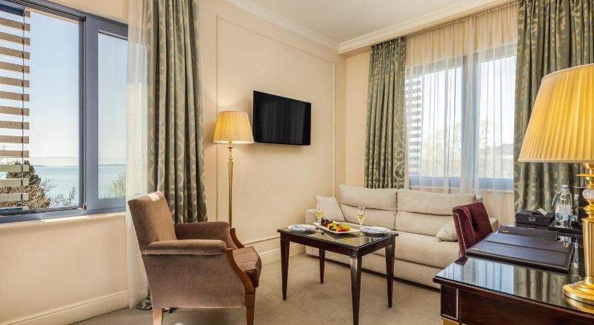 Image of Junior Suite Sea Side 0