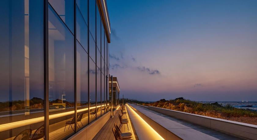 Jeju Shilla Stay Plus Iho Tewoo Ocean Front 4-Star Hotel pool