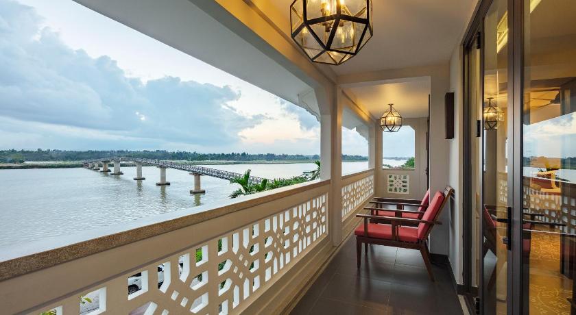 Image of Family Suite River View 17