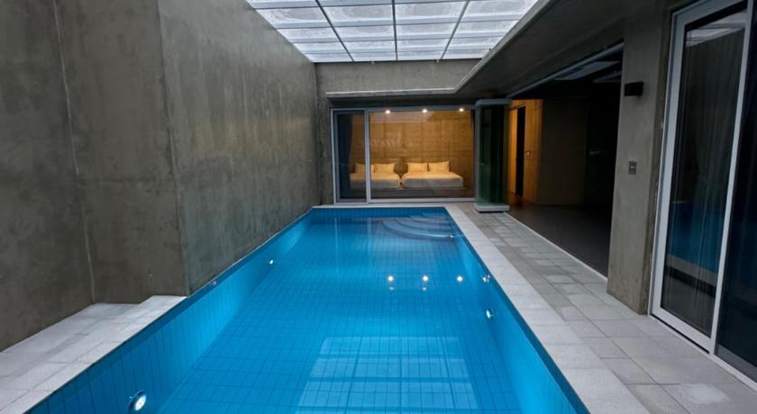 チェジュ Jeju Nueve Poolvilla & Resort 5つ星 ホテル 外観