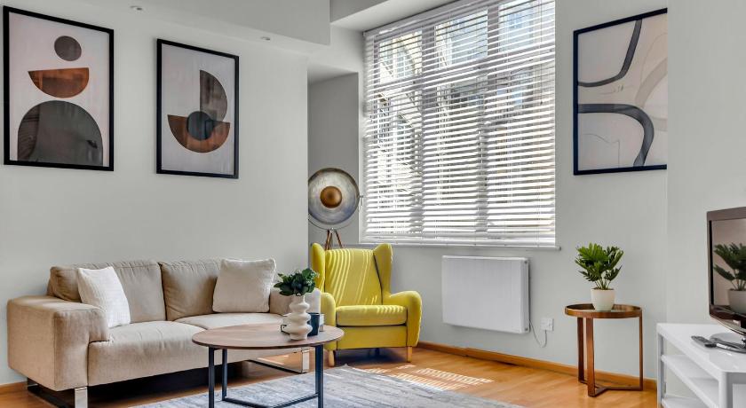 Lawrence House Serviced Apartment - image 10