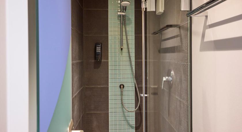 Családi szoba en-suite fürdőszobával (Family Room Ensuite) fotója 2