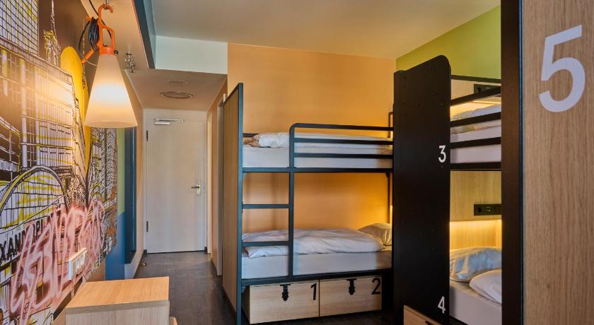 Ágy 6 ágyas hálóteremben (Bed in 6-Bed Dormitory Room) fotója 8