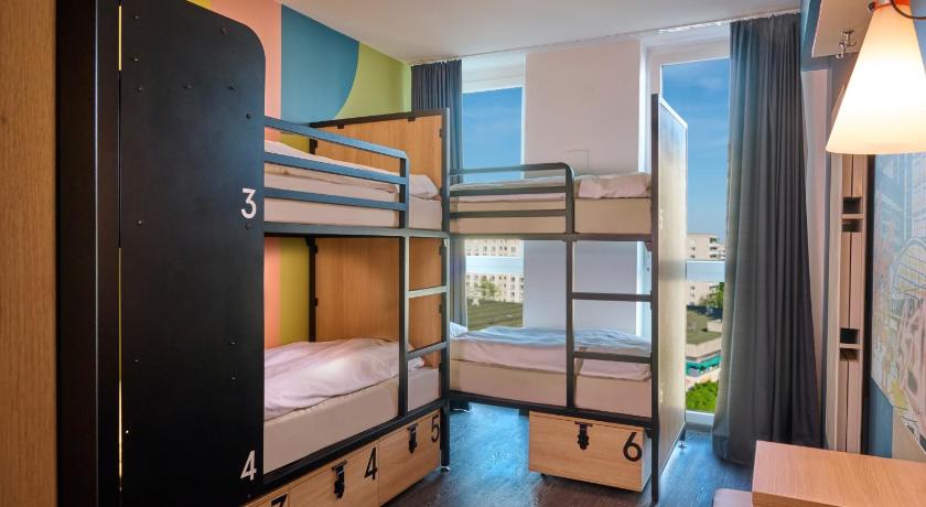 Ágy 6 ágyas hálóteremben (Bed in 6-Bed Dormitory Room) fotója 0