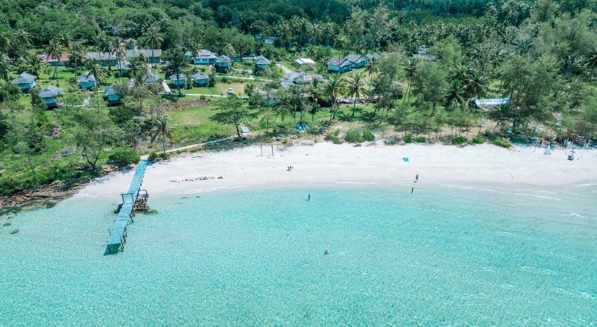 S Beach Resort