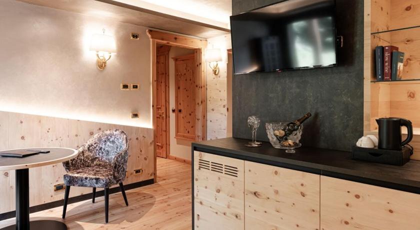 Image of Superior Suite 1