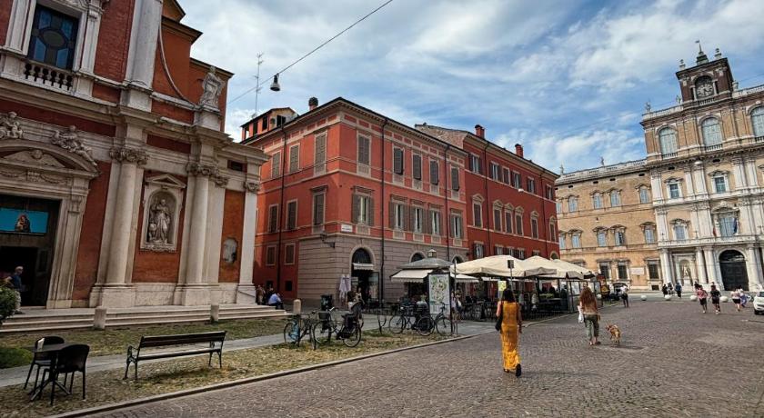 Modena Farini House 4-Star Guesthouse suite