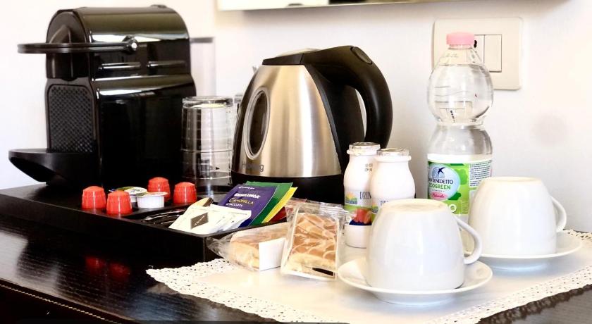 Rome Guest House della Valle Roma 4-Star Hotel room