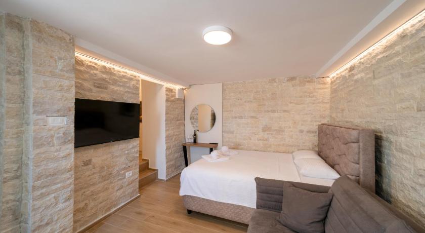 Christian Studio Apartments