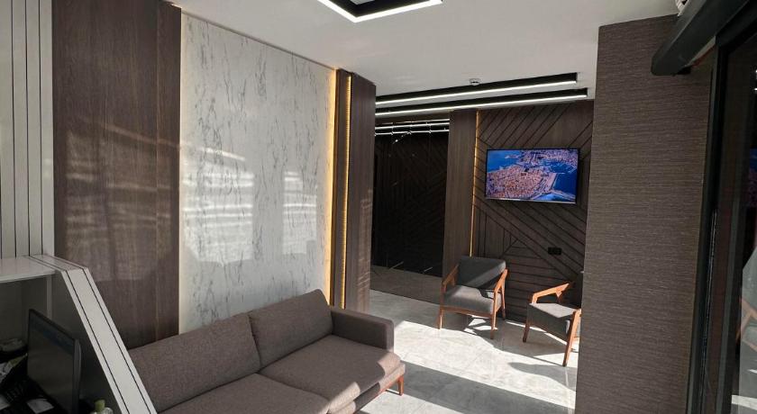 Luxury Life Suites - image 5