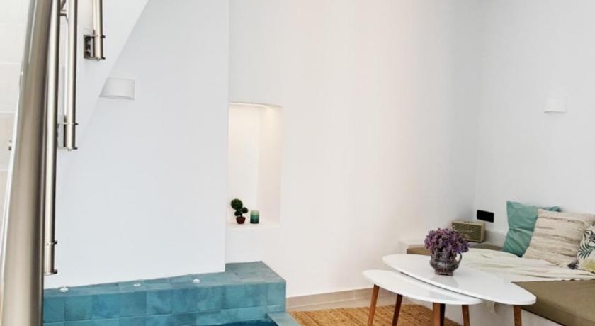 Deos luxury house