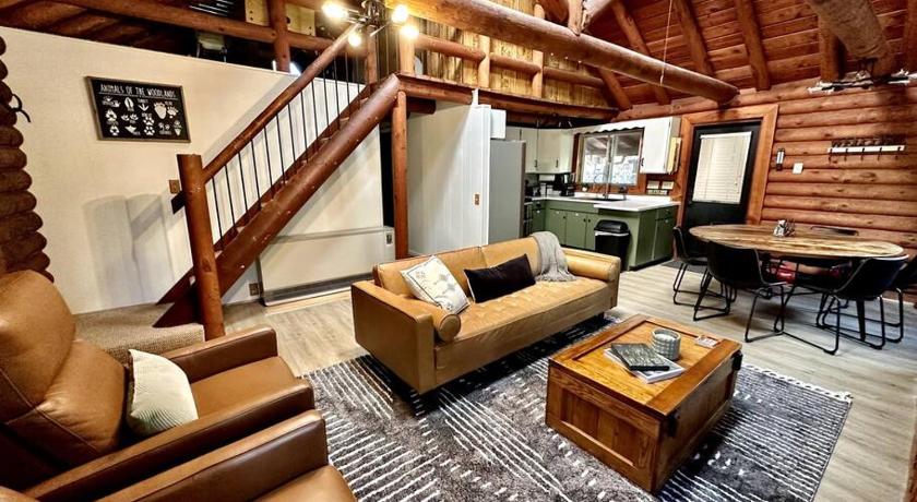 パインツップ (AZ) Charming Log Cabin in Tall Pines with Fire Pit Near Trails & Lake 2つ星 宿泊施設 ロビー