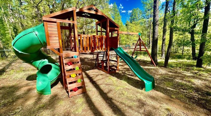 パインツップ (AZ) Charming Log Cabin in Tall Pines with Fire Pit Near Trails & Lake 2つ星 宿泊施設 施設