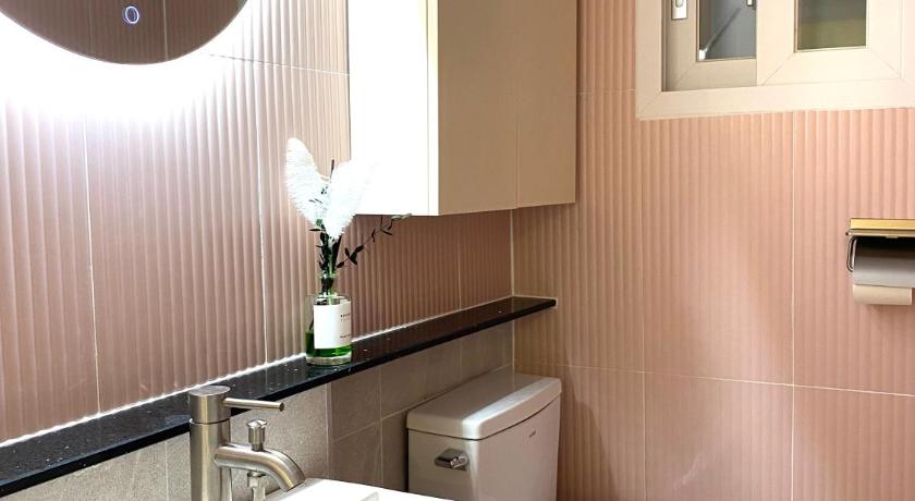 Seoul roasterblock 2BR flat 33m2 near Hongdea by the hanriver 4-Star Accommodation view