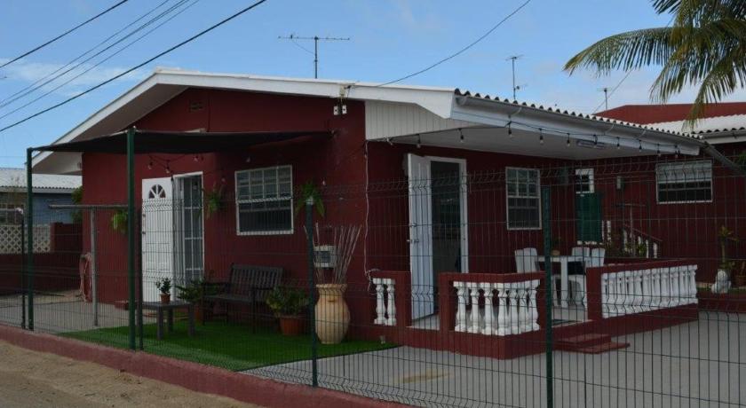 Grateful Corner Apartment Curacao