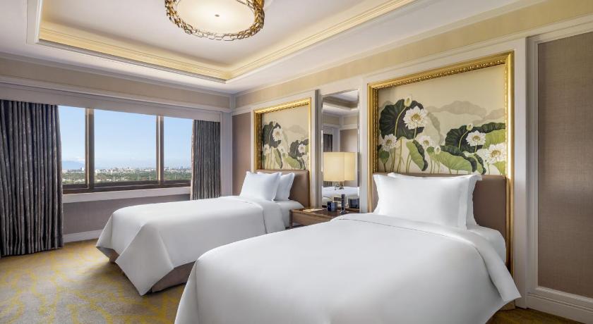 Image of Deluxe Suite Twin 6